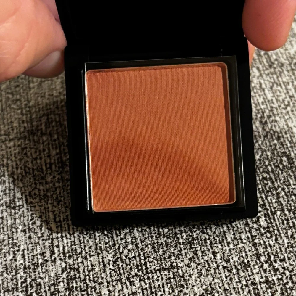 NARS blush fard a joues poudre behave New